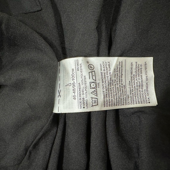 BANANA REPUBLIC BLACK CAMI - Picture 7 of 7